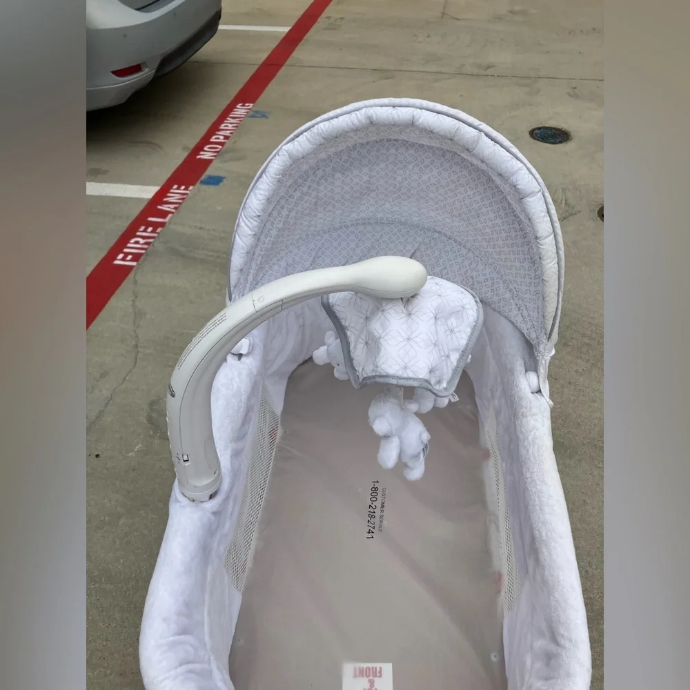 Bassinet - Picture 2 of 2
